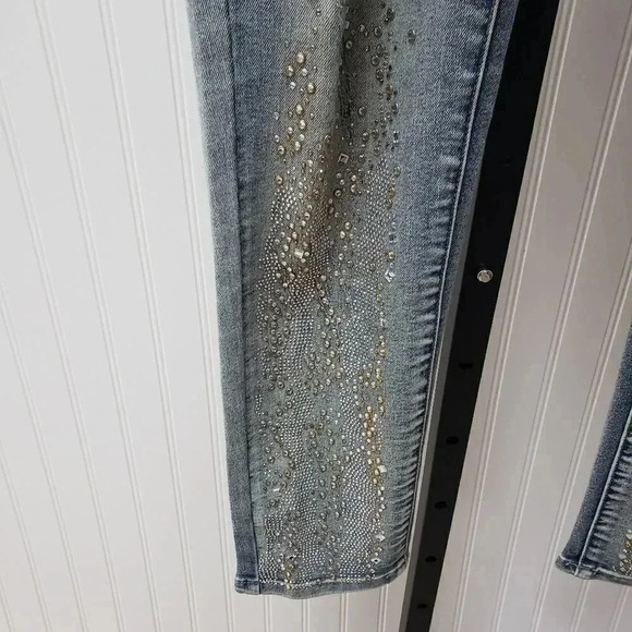 Venus Distressed Embellished Jeans - Picture 2 of 11